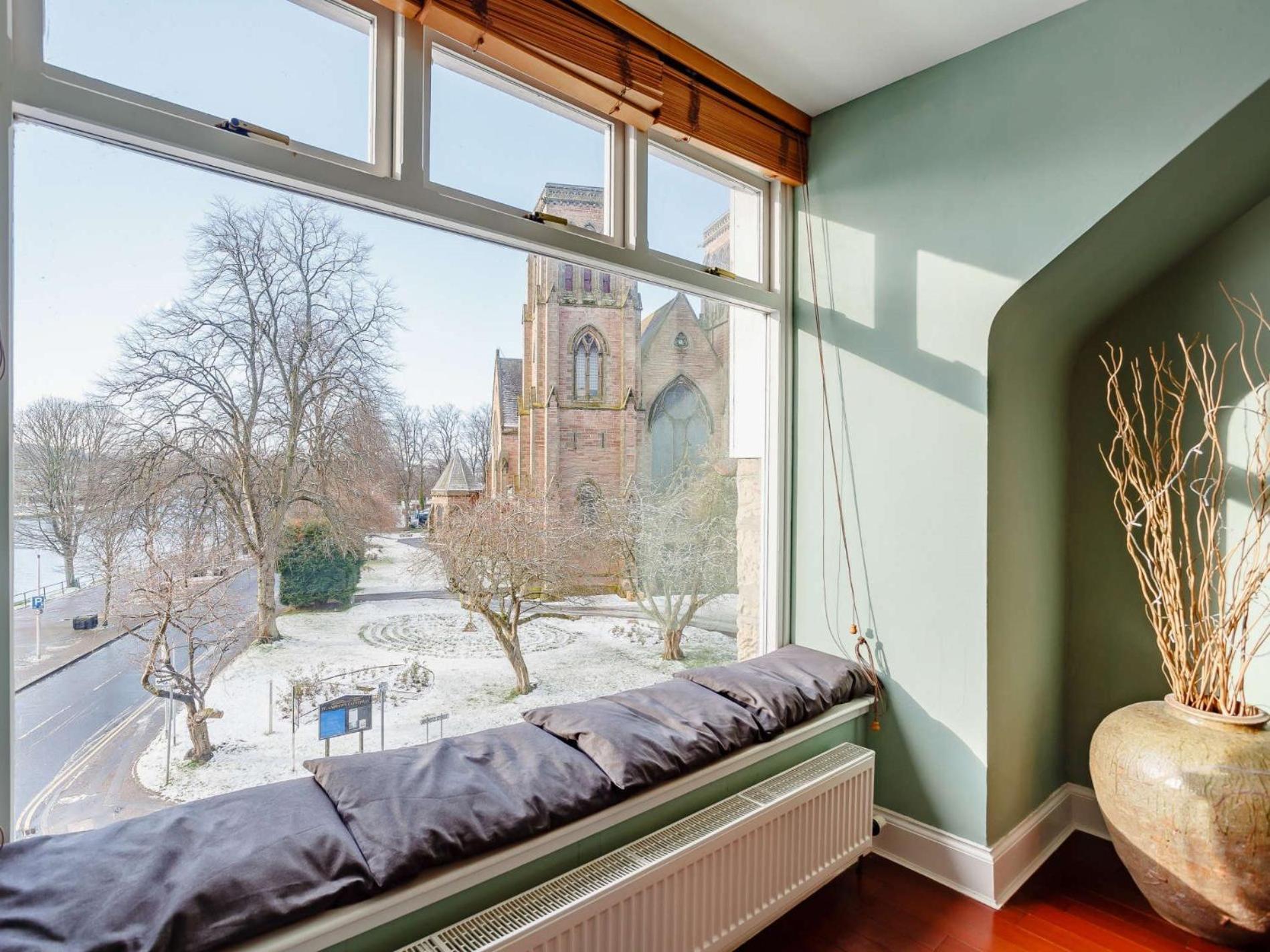 2 Bed In Ca328 *