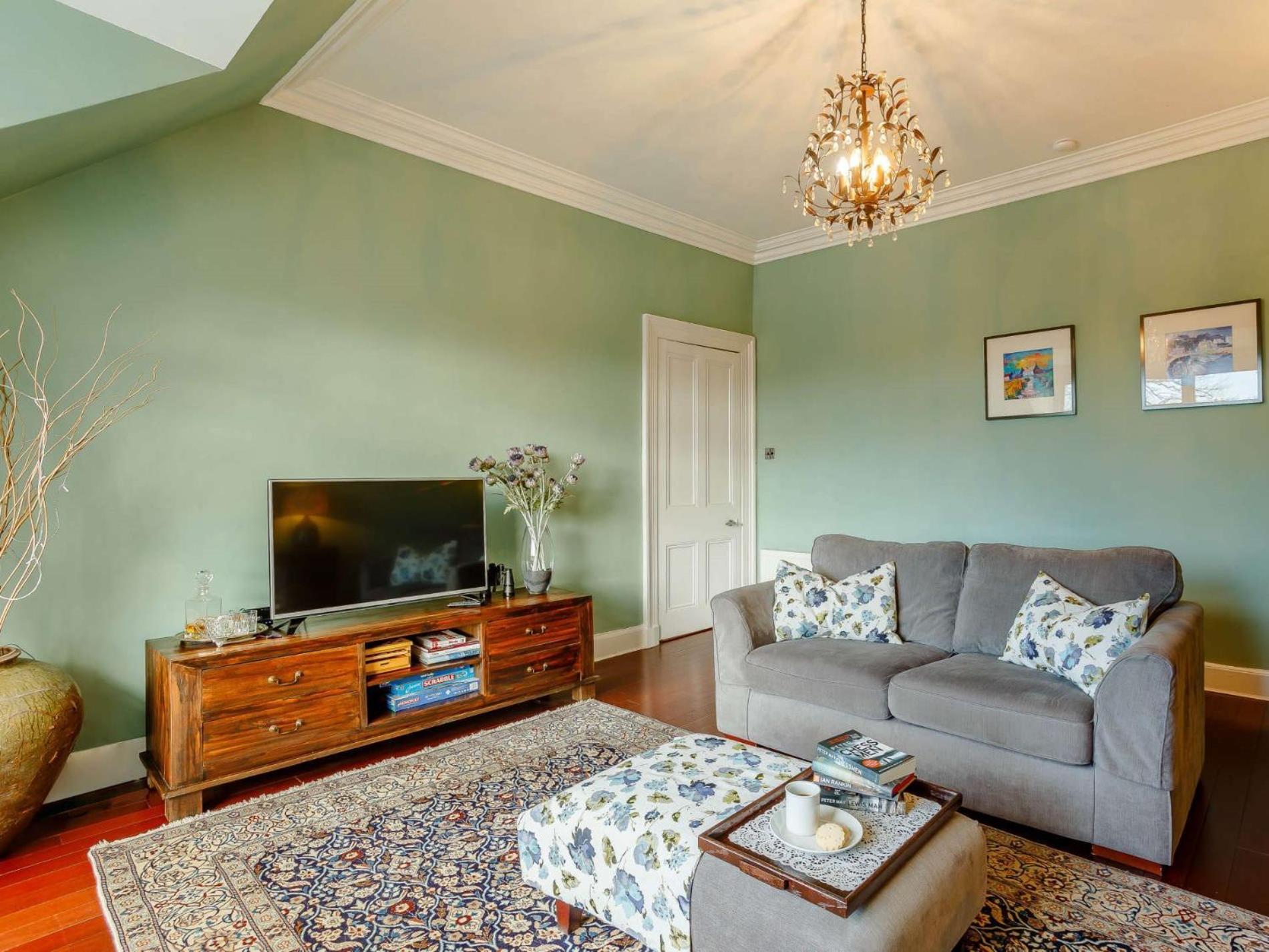 2 Bed In Ca328 Inverness